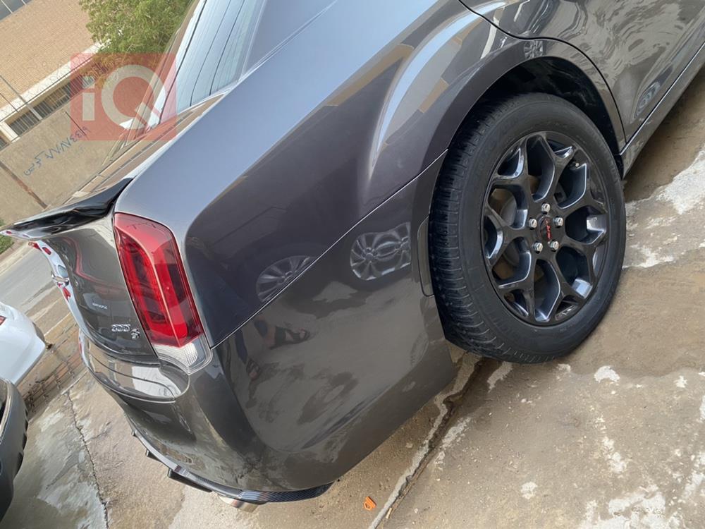 کرایسلەر 300
